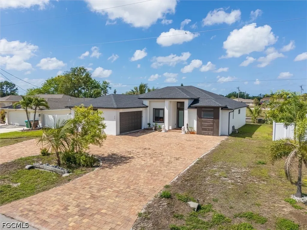 220 NE 8th Place Cape Coral FL 33909