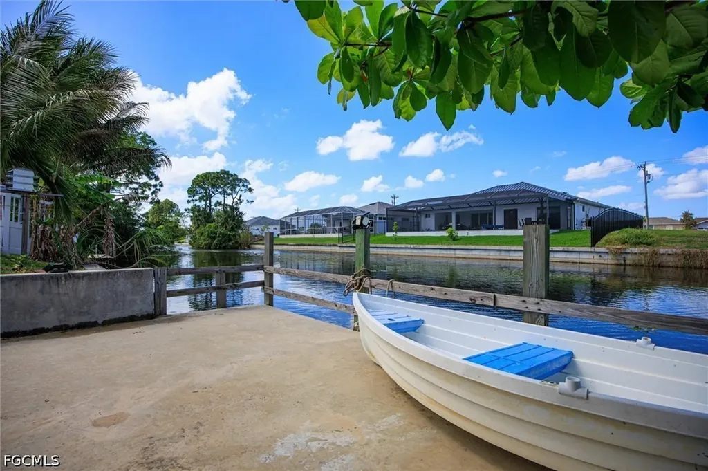 220 NE 8th Place Cape Coral FL 33909