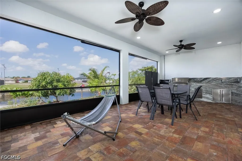 220 NE 8th Place Cape Coral FL 33909
