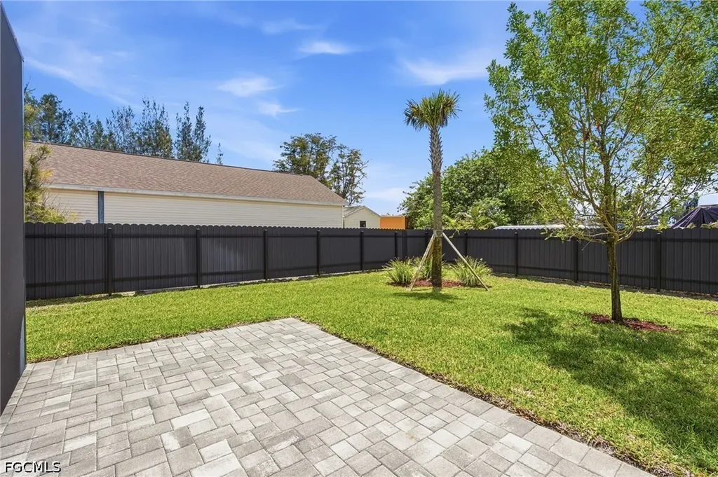 423 SW 19th Avenue Cape Coral FL 33991