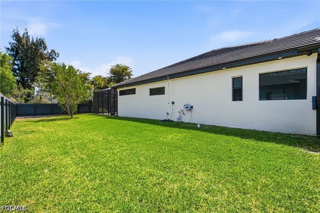 423 SW 19th Avenue Cape Coral FL 33991