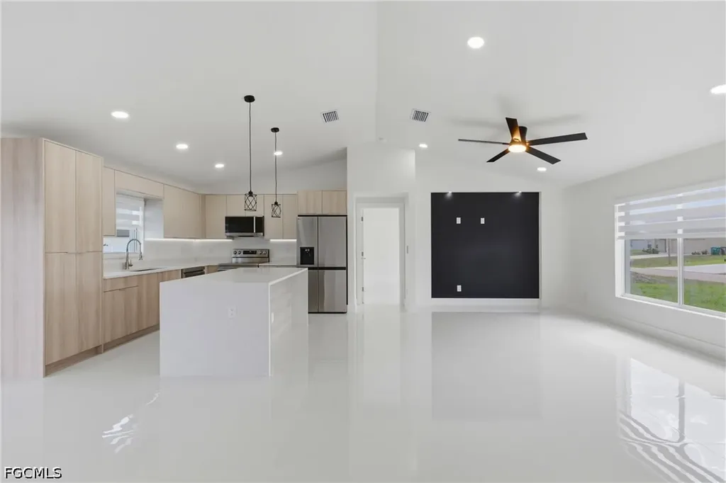 2813 NW 21st Avenue Cape Coral FL 33993