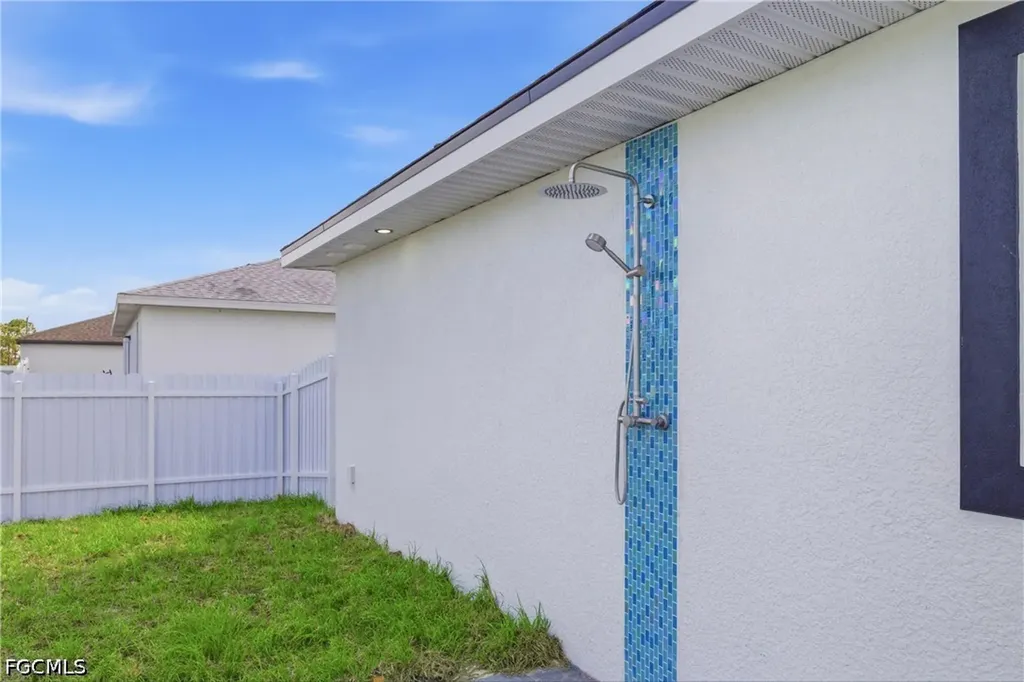 2813 NW 21st Avenue Cape Coral FL 33993