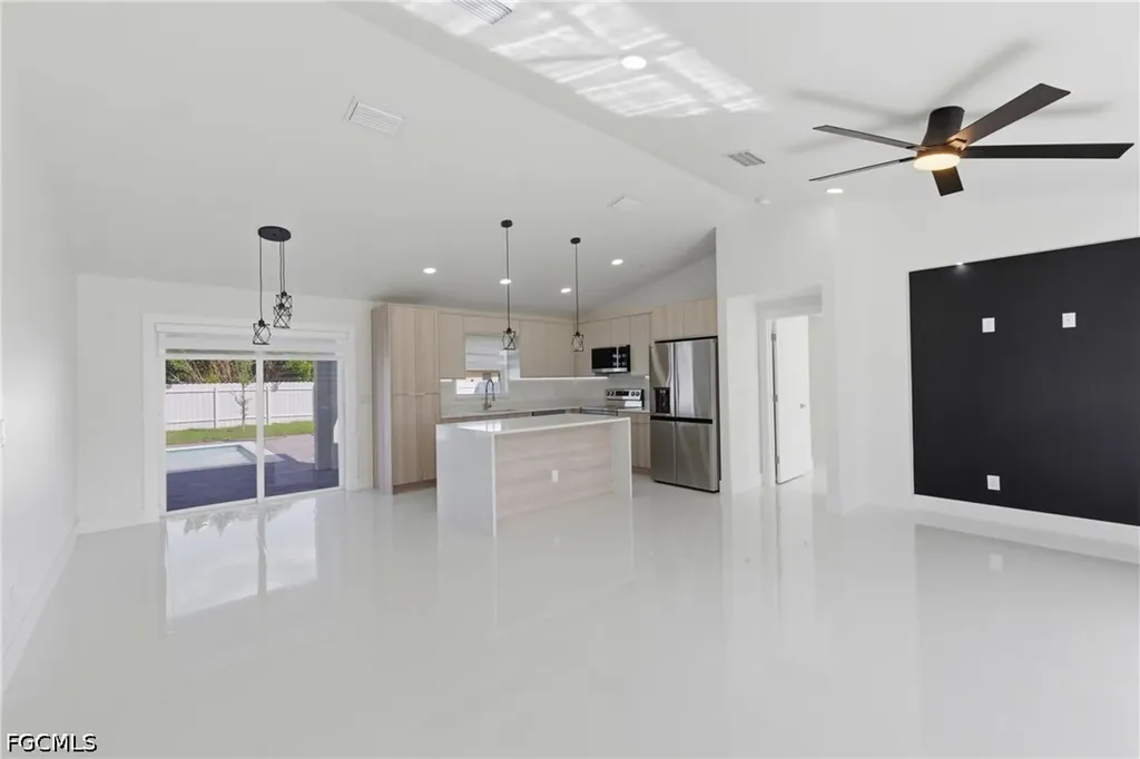 2813 NW 21st Avenue Cape Coral FL 33993