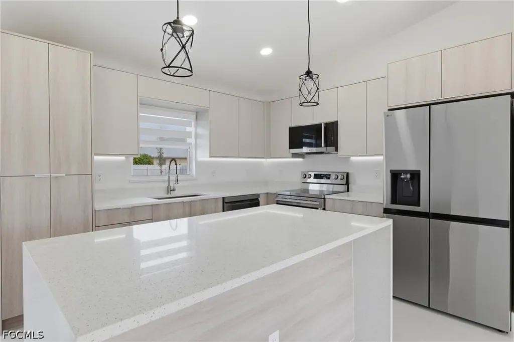 2813 NW 21st Avenue Cape Coral FL 33993