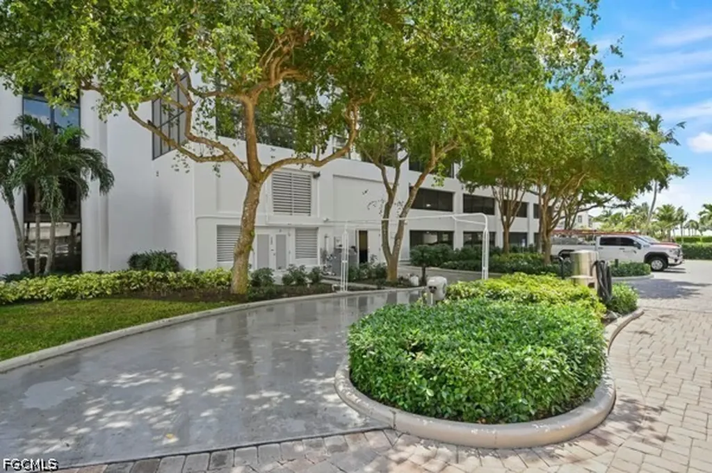 4751 Gulf Shore Boulevard N Naples FL 34103