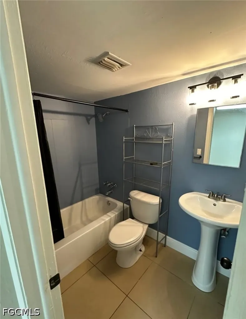 2535 Parkway Street Fort Myers FL 33901