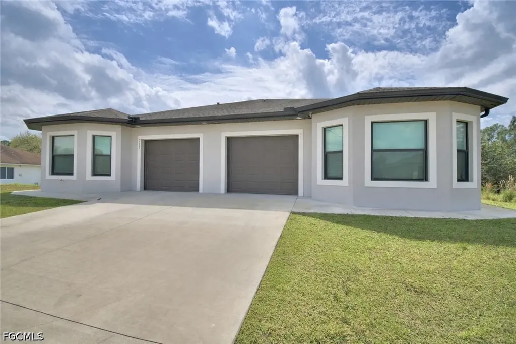 713/715 W 12th Street Lehigh Acres FL 33972