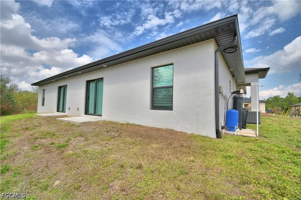 713/715 W 12th Street Lehigh Acres FL 33972