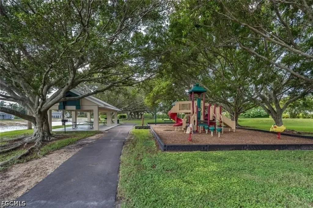 15124 Palm Isle Drive Fort Myers FL 33919