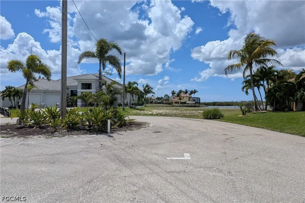 1003 NW 40th Place Cape Coral FL 33993