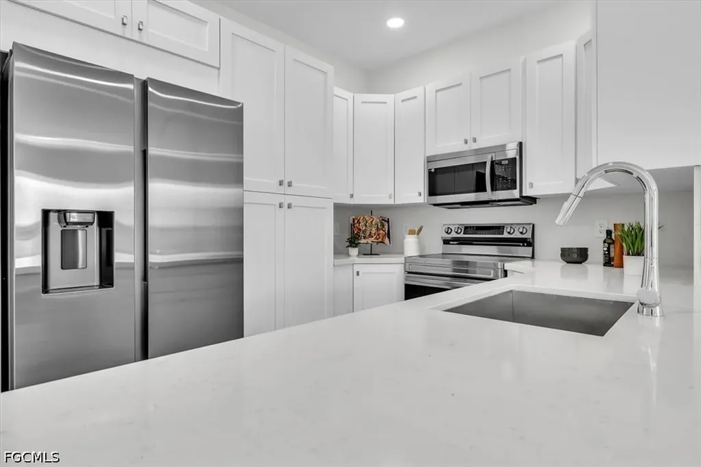 3527 Country Club Boulevard Cape Coral FL 33904