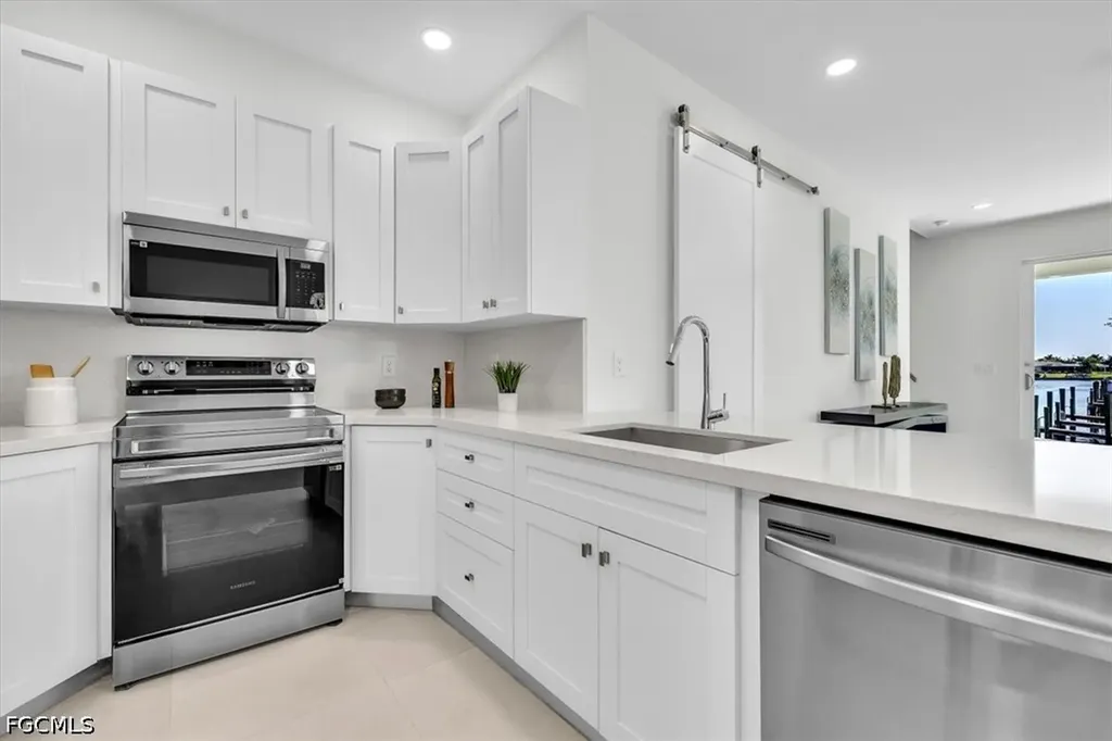 3527 Country Club Boulevard Cape Coral FL 33904