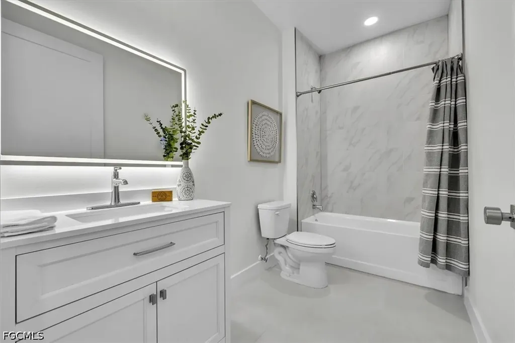 3527 Country Club Boulevard Cape Coral FL 33904