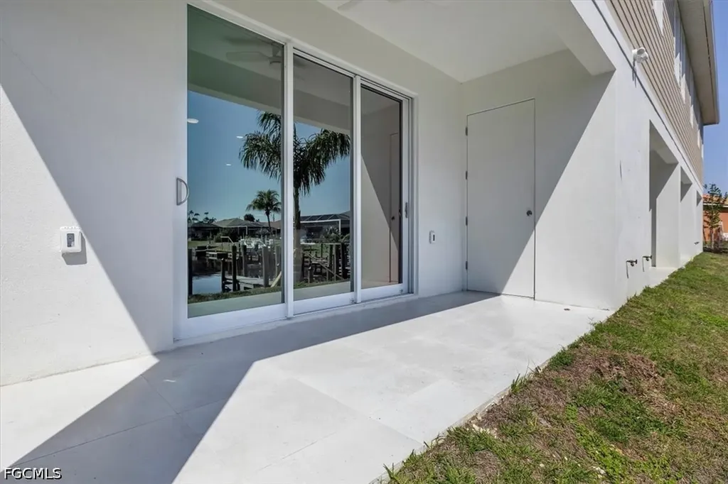 3527 Country Club Boulevard Cape Coral FL 33904
