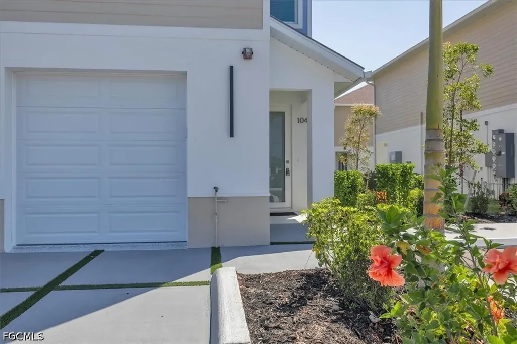 3527 Country Club Boulevard Cape Coral FL 33904