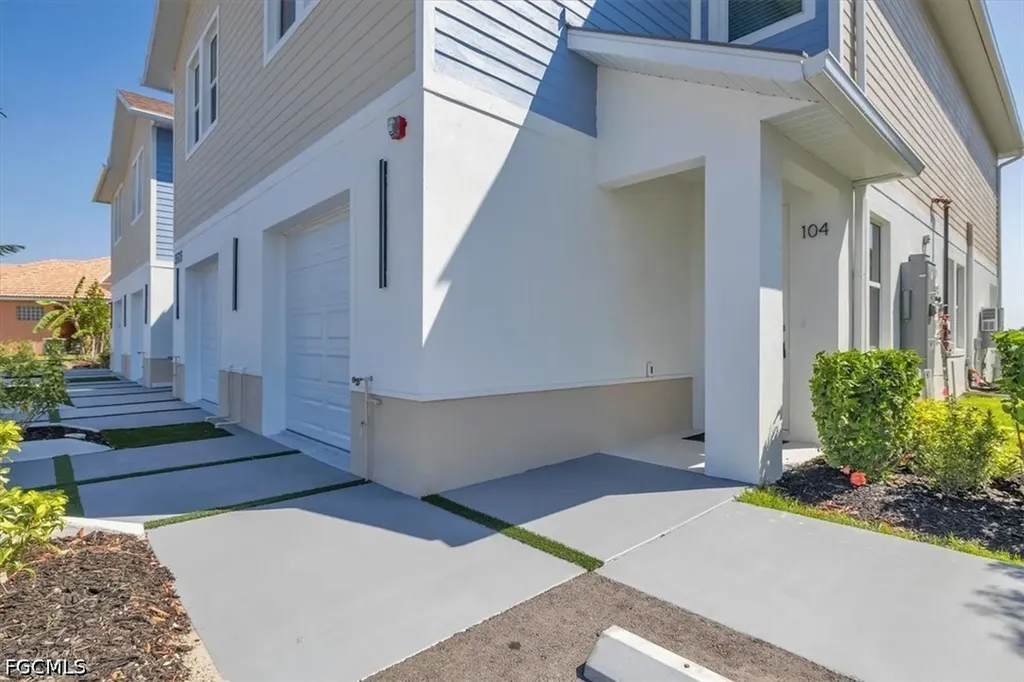 3527 Country Club Boulevard Cape Coral FL 33904