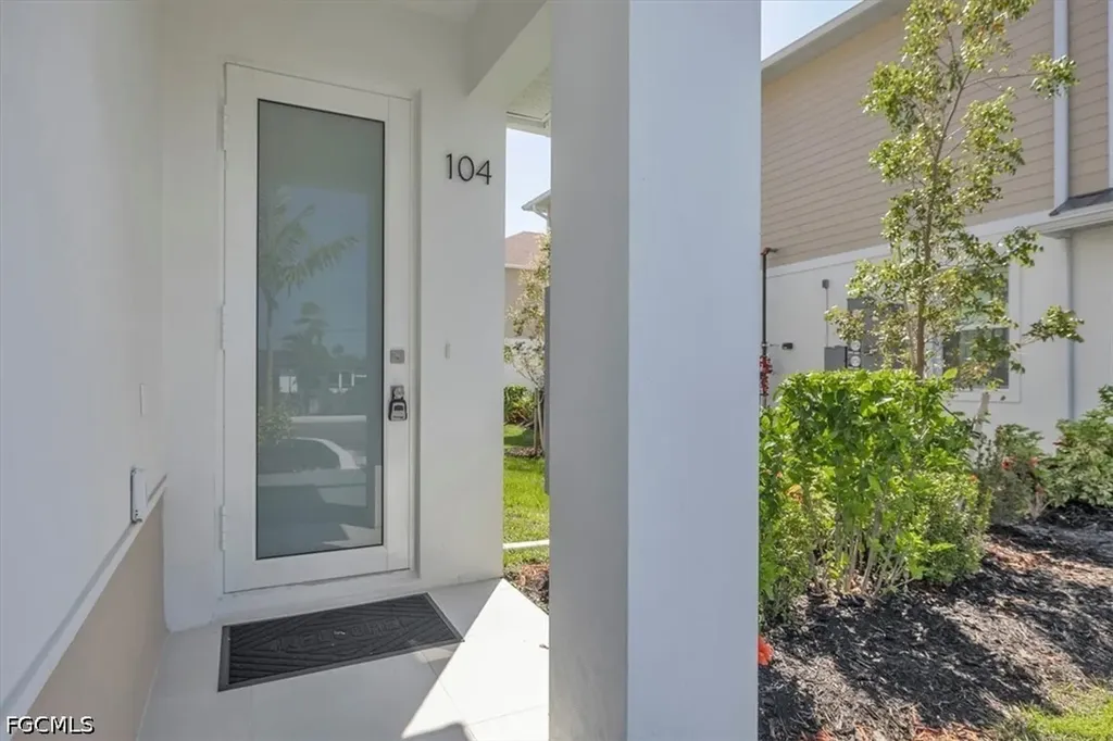 3527 Country Club Boulevard Cape Coral FL 33904