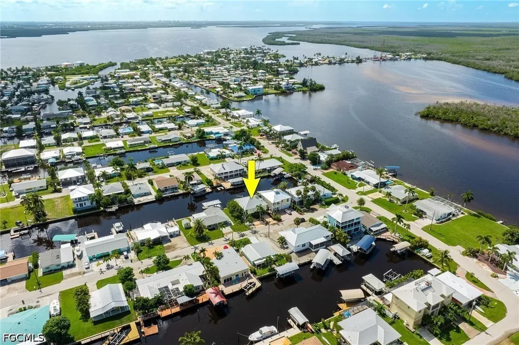 2761 Geary Street Matlacha FL 33993