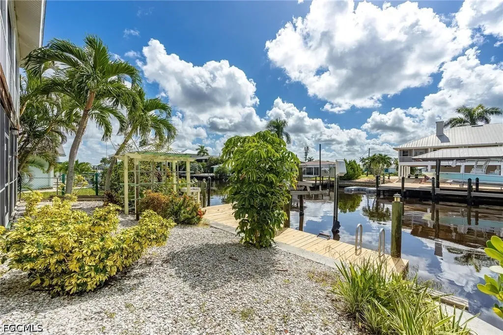 2761 Geary Street Matlacha FL 33993