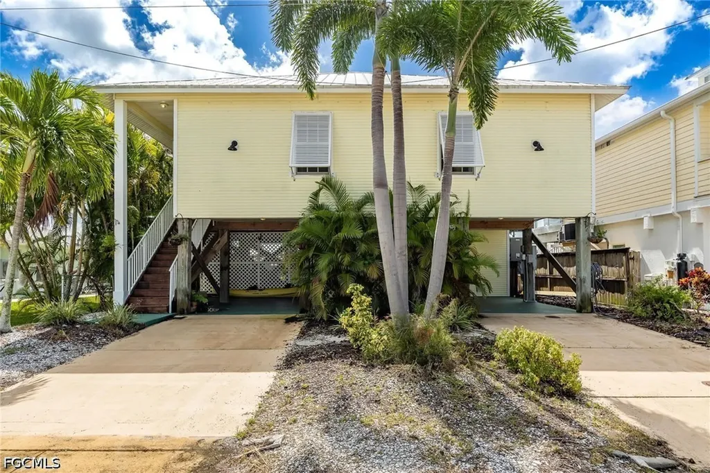 2761 Geary Street Matlacha FL 33993