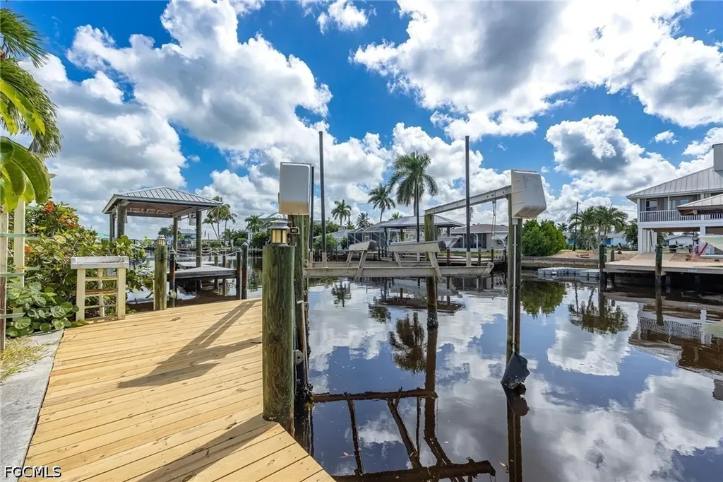 2761 Geary Street Matlacha FL 33993