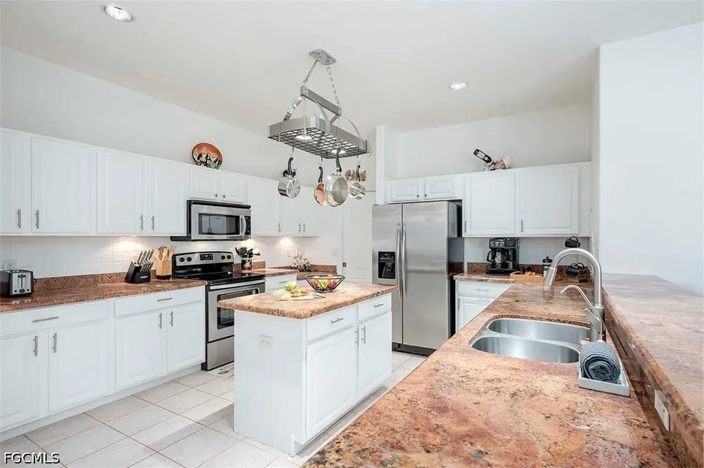 4005 SW 17th Place Cape Coral FL 33914