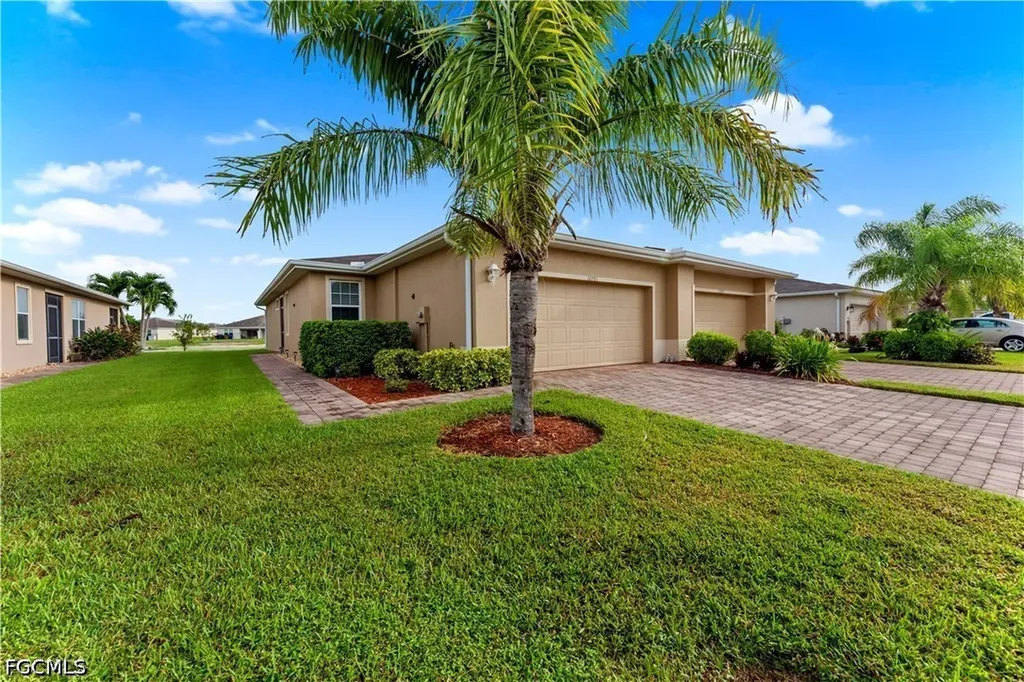 10781 Crossback Lane Lehigh Acres FL 33936