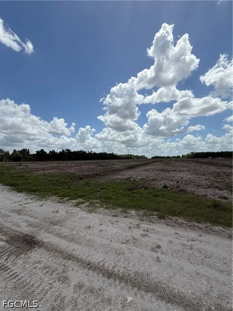 675 603 F Road Labelle FL 33935