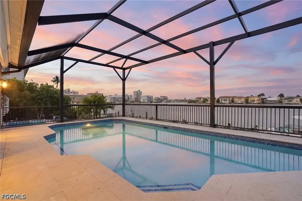 325 Oak Avenue Naples FL 34108