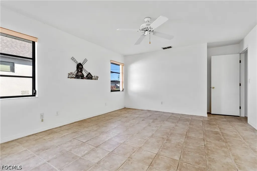 1402 SW 4th Avenue Cape Coral FL 33991