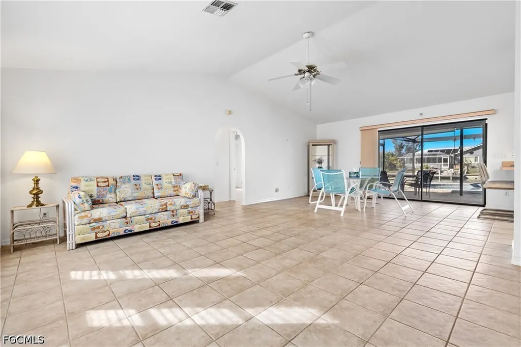 1402 SW 4th Avenue Cape Coral FL 33991