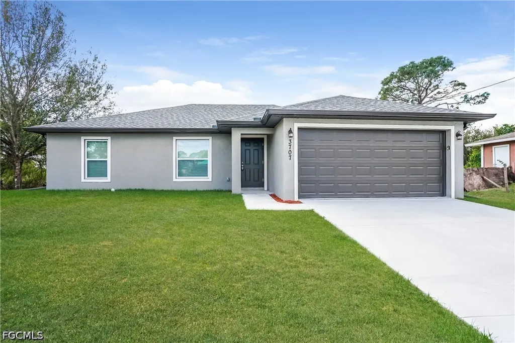 3707 10th Street SW Lehigh Acres FL 33976