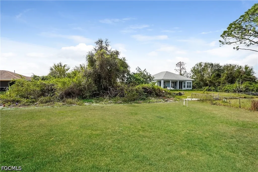 3707 10th Street SW Lehigh Acres FL 33976