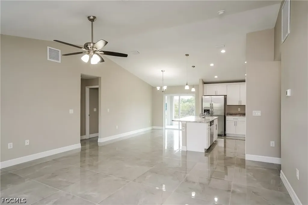 3707 10th Street SW Lehigh Acres FL 33976