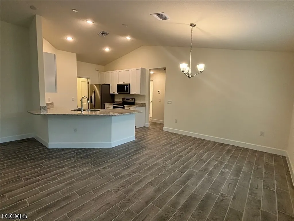 2711 20th Street SW Lehigh Acres FL 33976