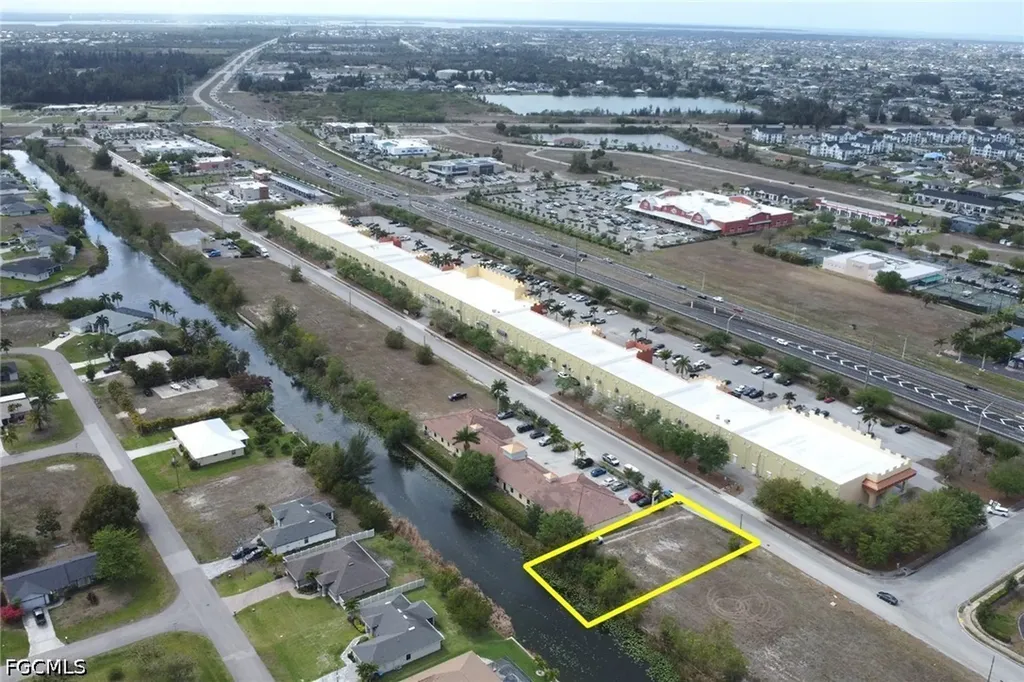 1208 SW 4th Street Cape Coral FL 33991