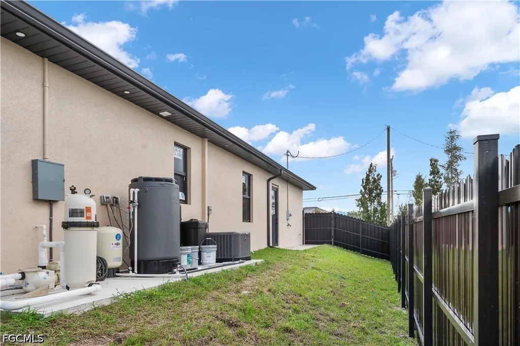 4213 NE 23rd Place Cape Coral FL 33909