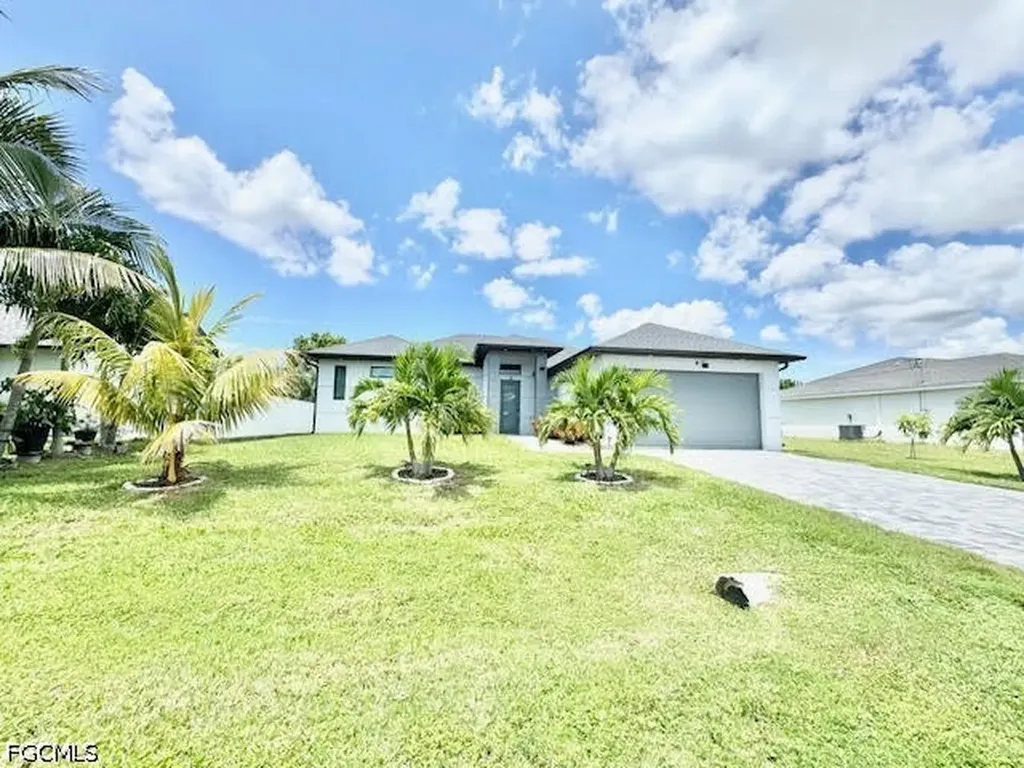 3222 SW Santa Barbara Place Cape Coral FL 33914
