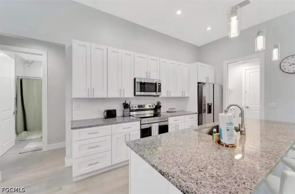 3222 SW Santa Barbara Place Cape Coral FL 33914
