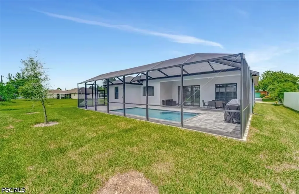 3222 SW Santa Barbara Place Cape Coral FL 33914