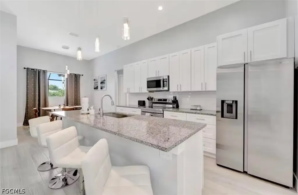 3222 SW Santa Barbara Place Cape Coral FL 33914