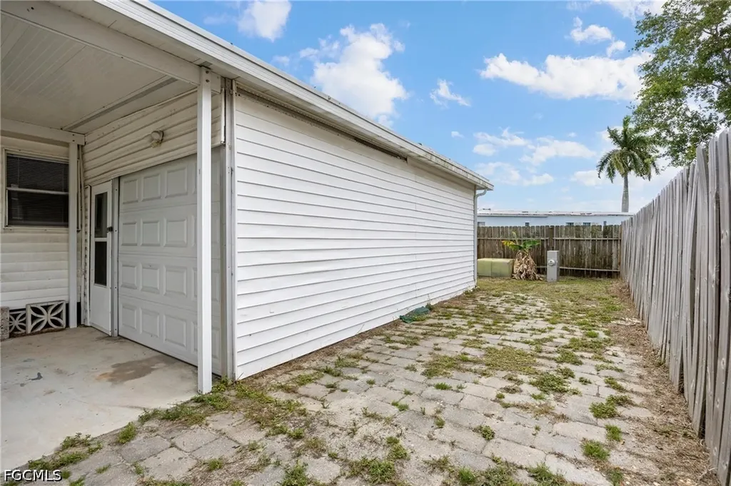 11111 Ballweg Lane Fort Myers FL 33908