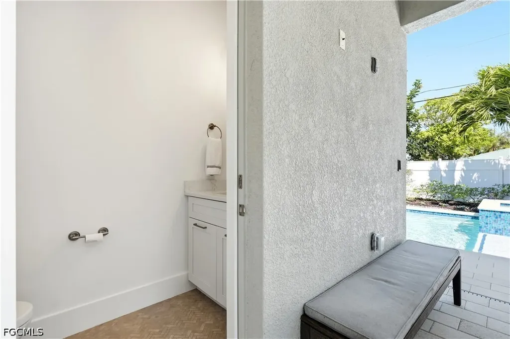 553 106th Avenue N Naples FL 34108