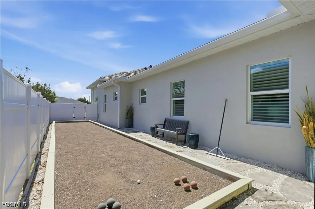 553 106th Avenue N Naples FL 34108