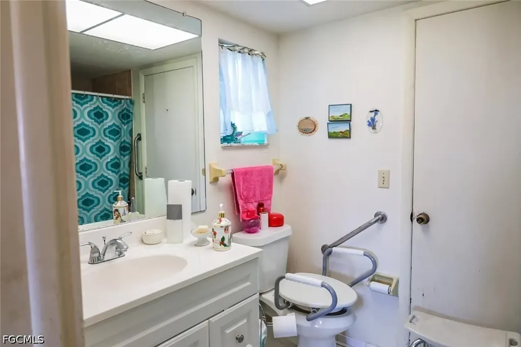 1433 SE 14th Terrace Cape Coral FL 33990