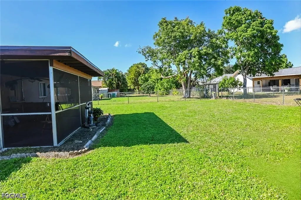 1433 SE 14th Terrace Cape Coral FL 33990