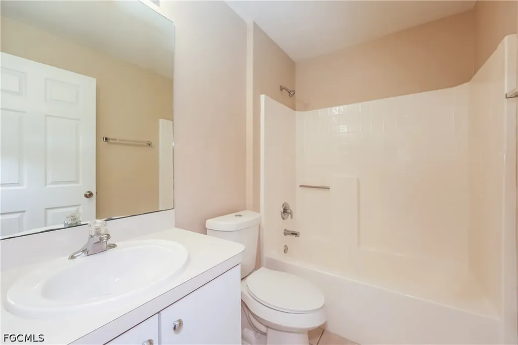 2705 Villa Avenue S Lehigh Acres FL 33976