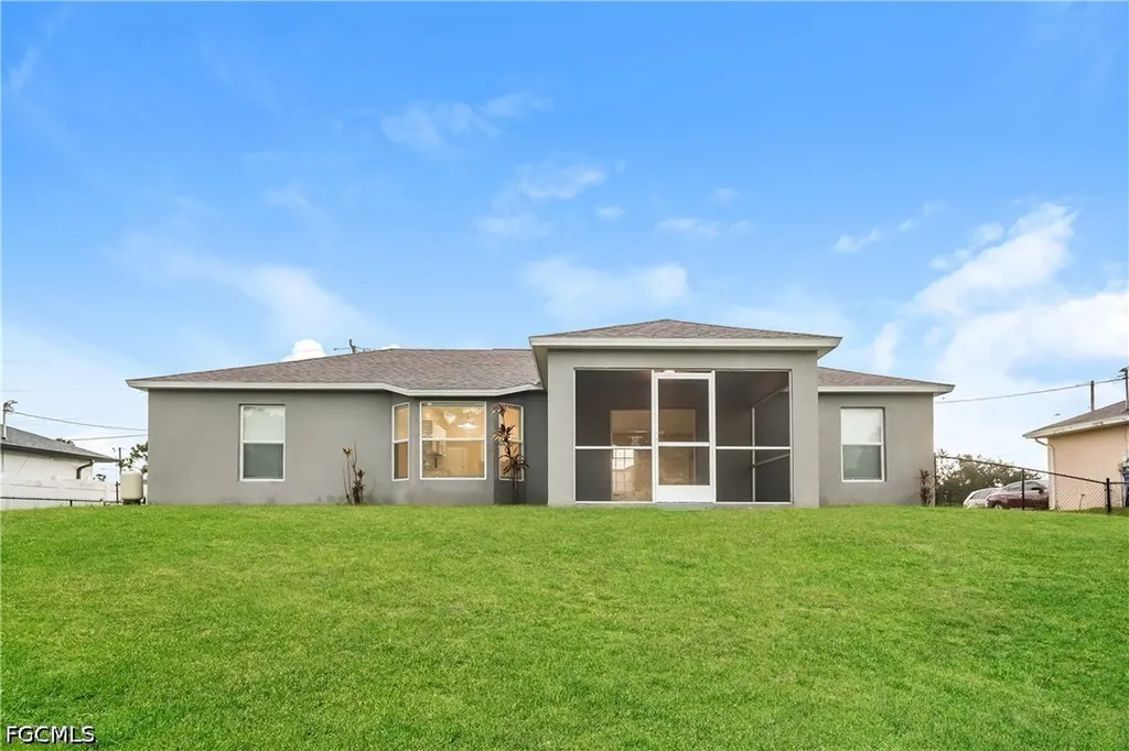 2705 Villa Avenue S Lehigh Acres FL 33976