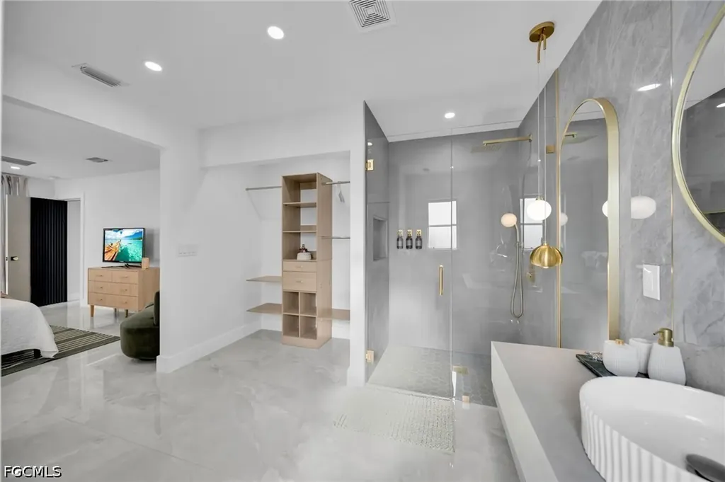 145 SE 17th Street Cape Coral FL 33990